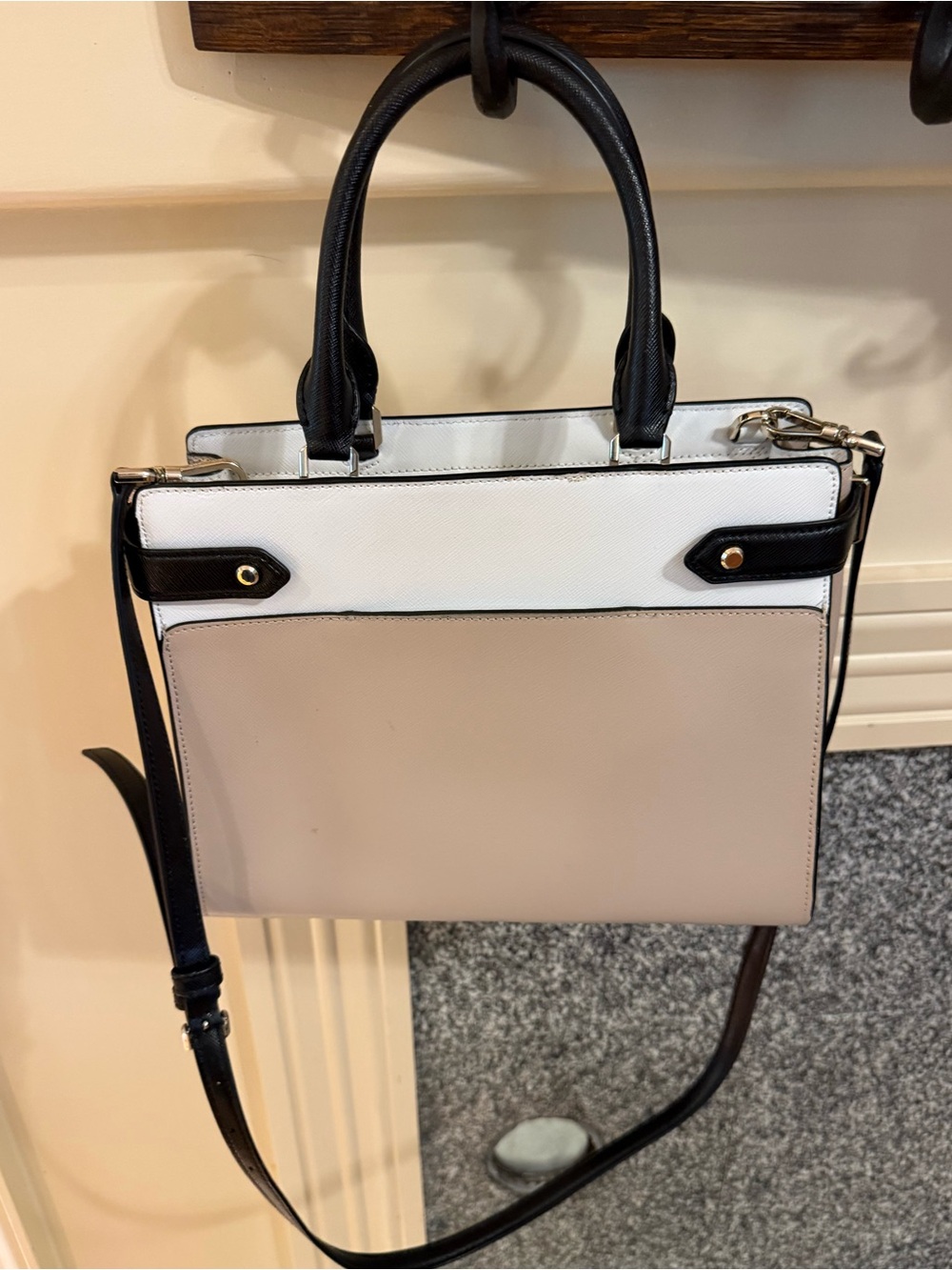 Kate Spade Purse - Picture 5 of 5